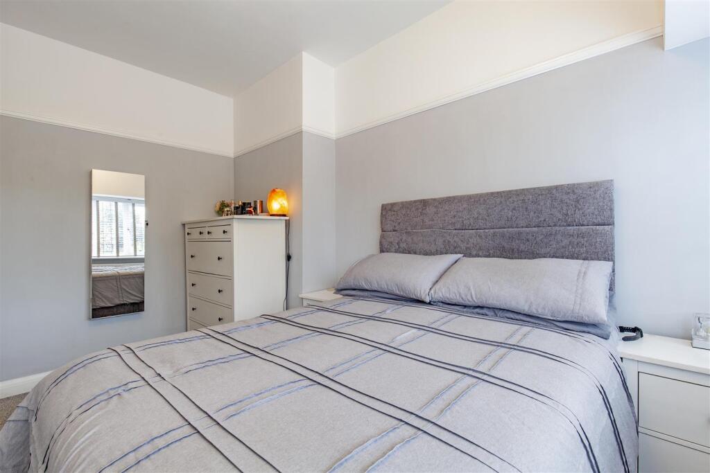 Bedroom 1-6.jpg
