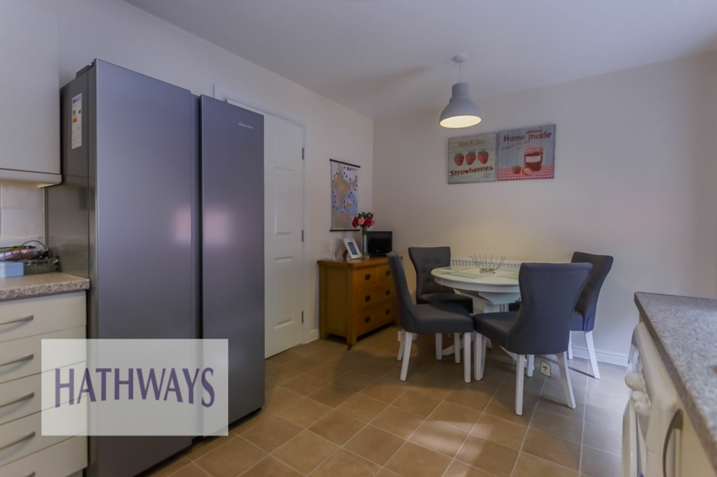Fitted kitchen/diner