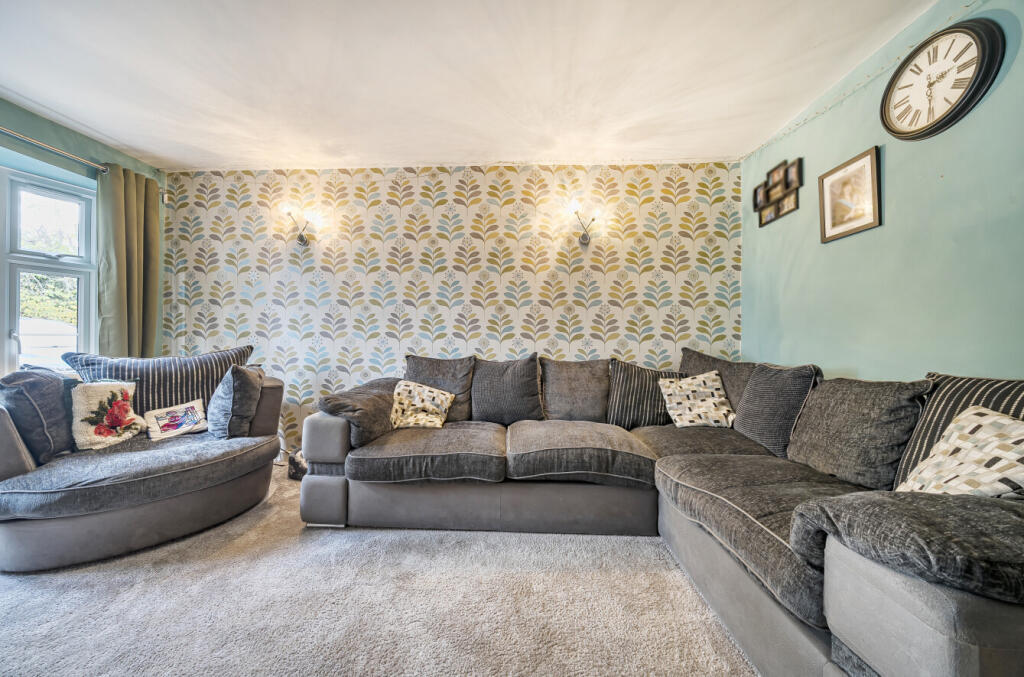 1362076-4-68fb82d...