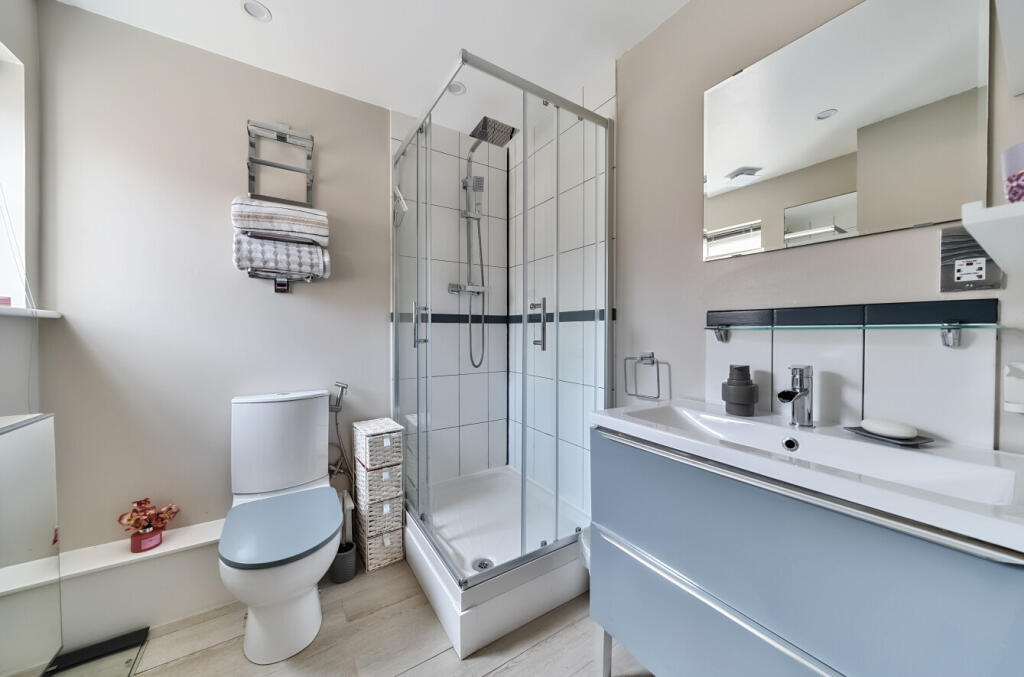 1301408-4-6839f2c...