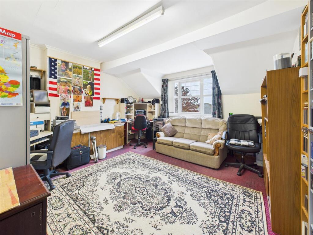 Bedroom: