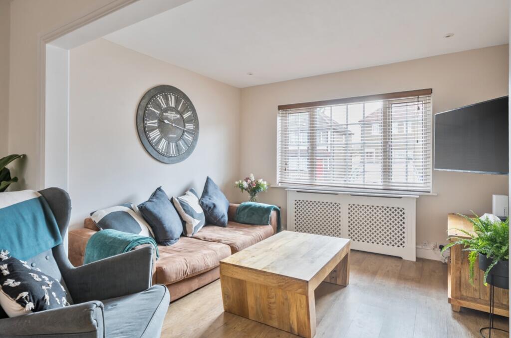 1375390-22-690b2c51110d5