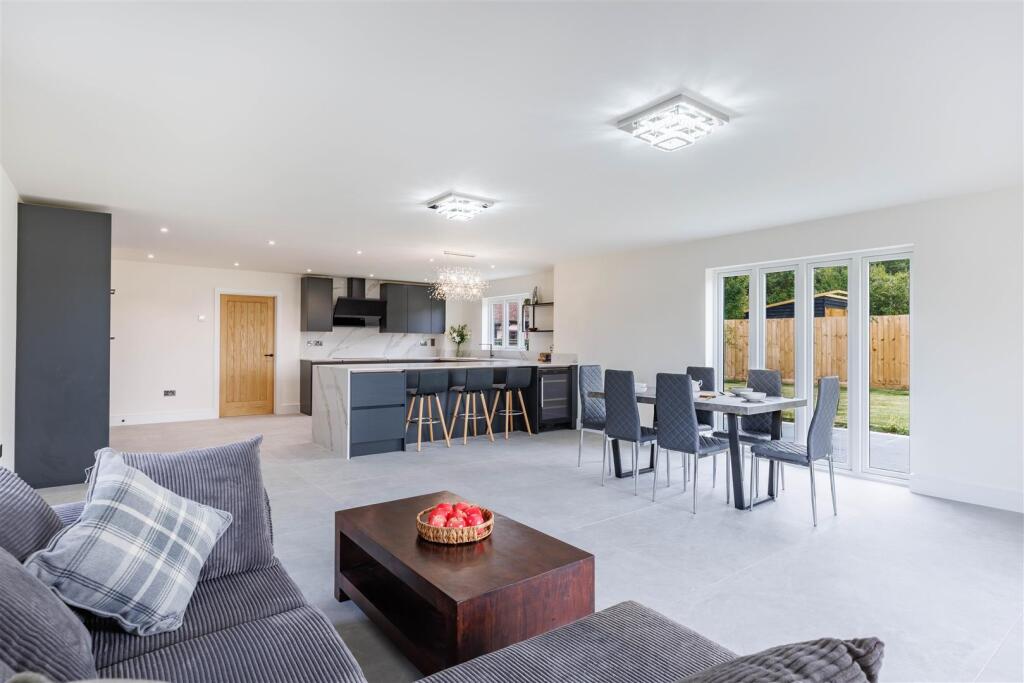 Kitchen/family Room