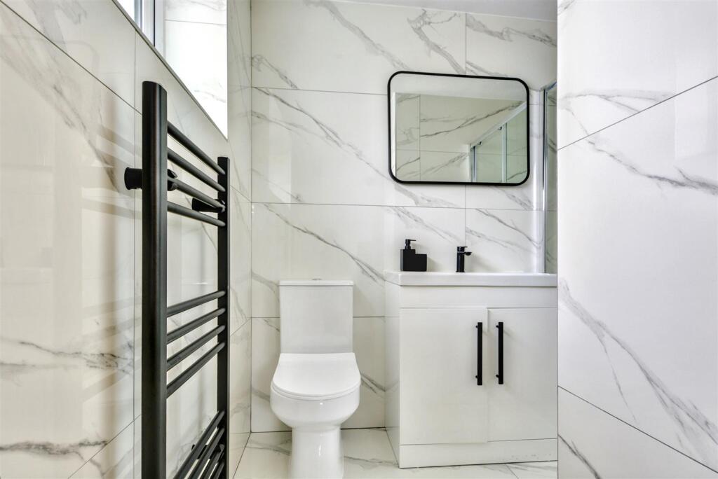 Bedroom 1 En Suite_1.jpeg