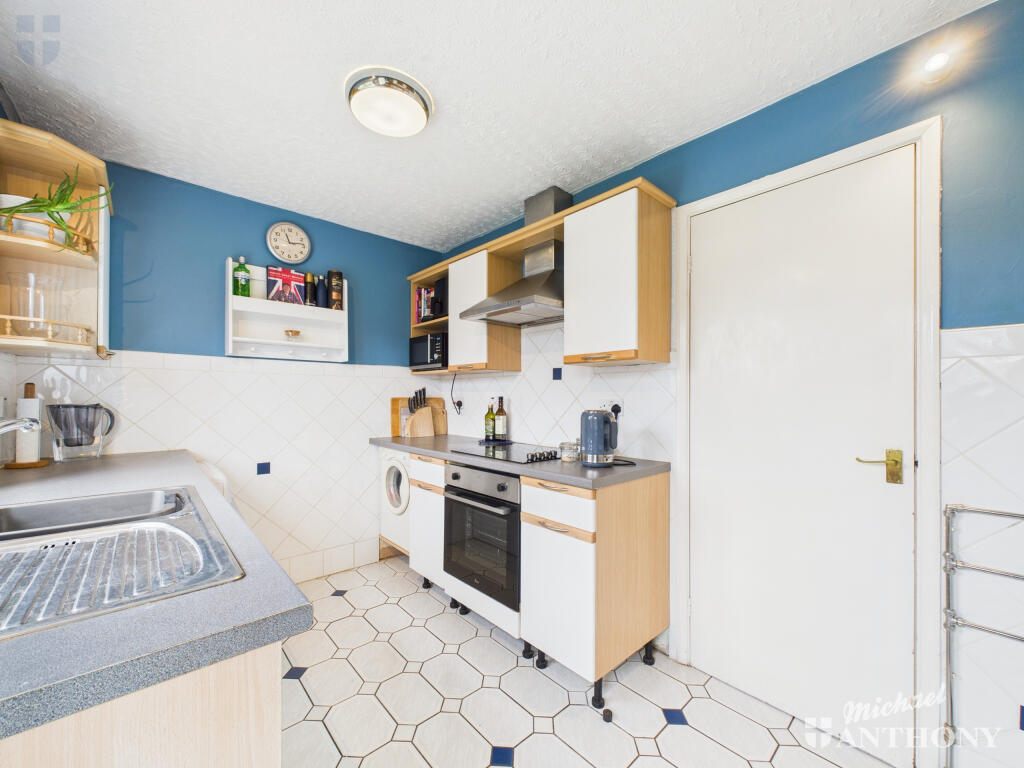 CAM03218G0-PR0777-STILL006