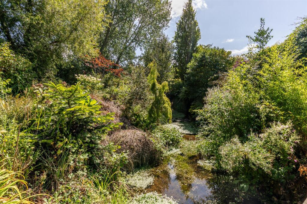 Lyndale, Over Lane Rear Garden 7.jpg