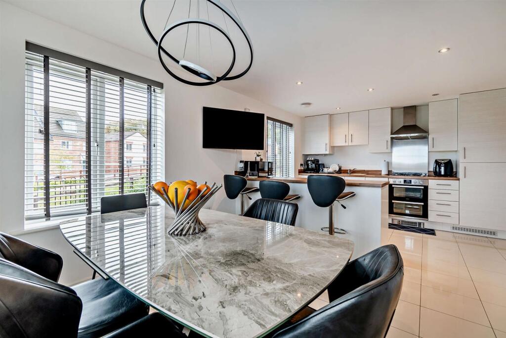 8668343-interior19-800.jpg