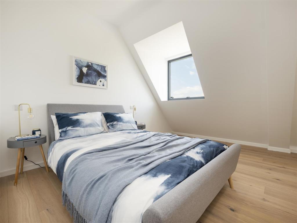 second bedroom 2.jpg