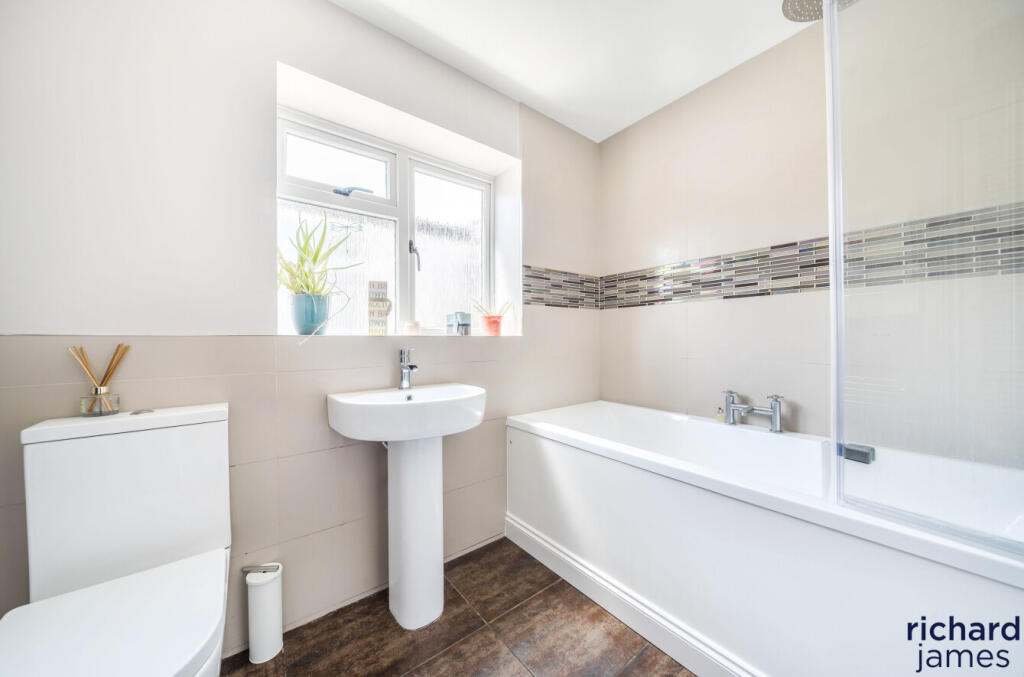 0655a136e71e418a89d66a7d51ccc943