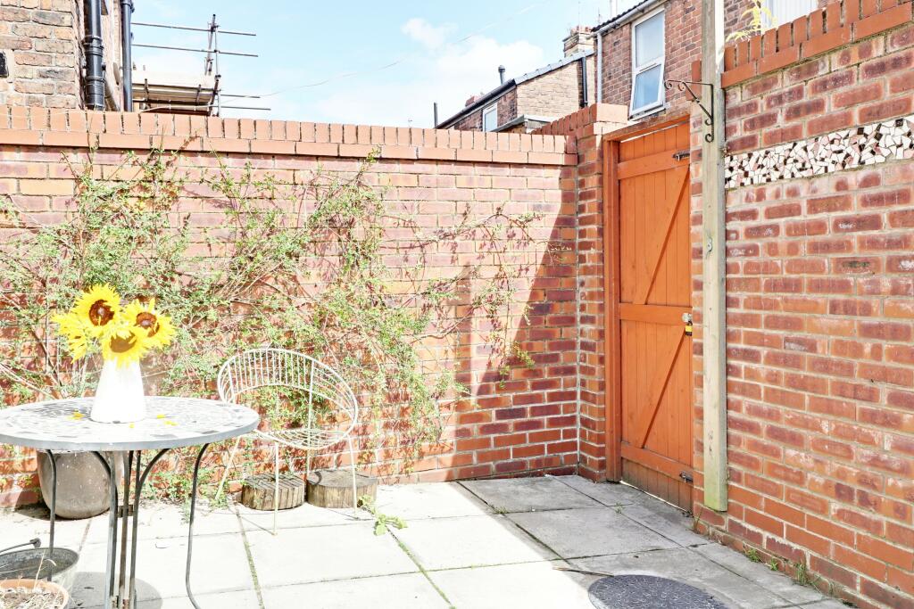 RMR  Rear courtyard 