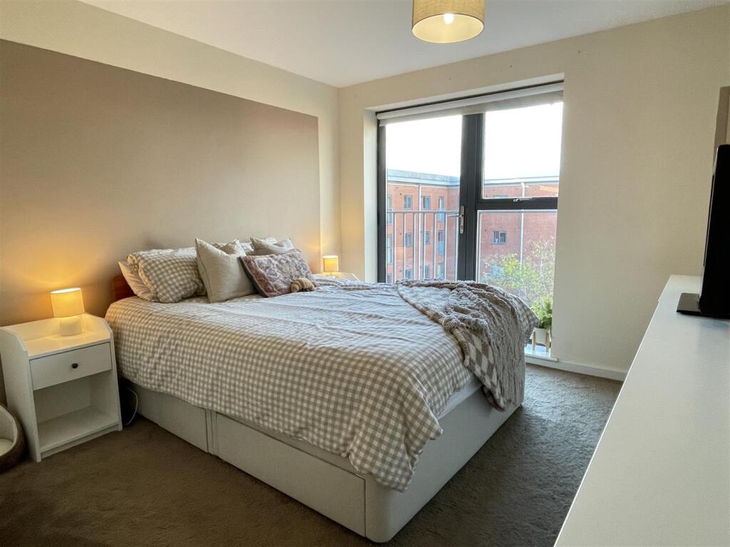 Bedroom1.1.JPG