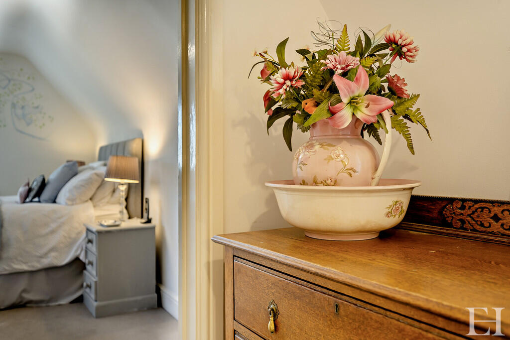 8643242-interiorW...