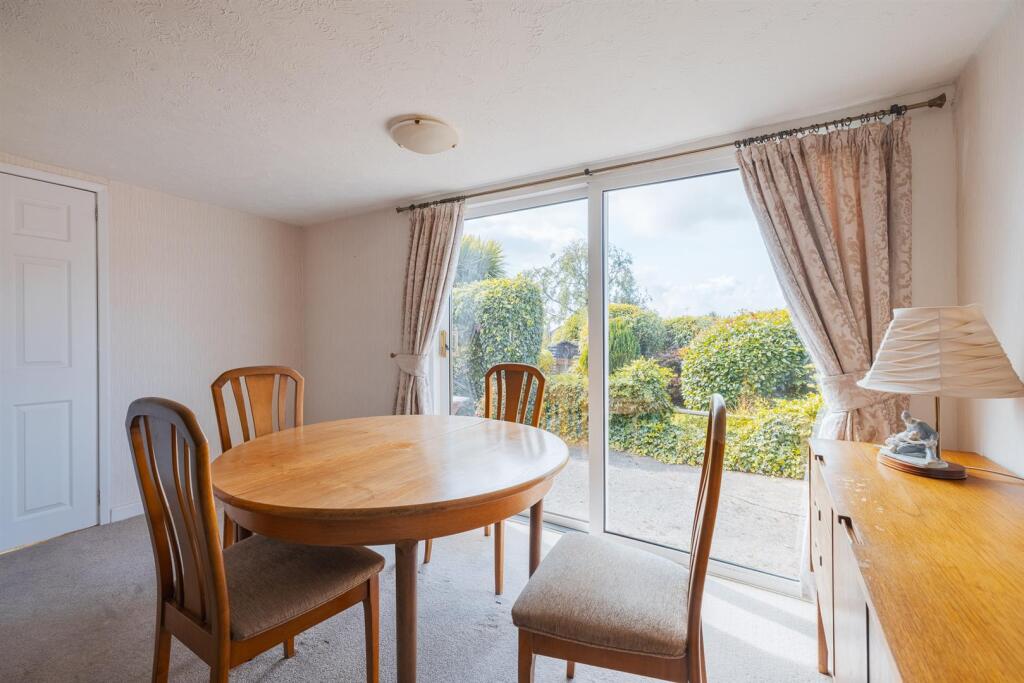 15 Bendee Ave-16.jpg