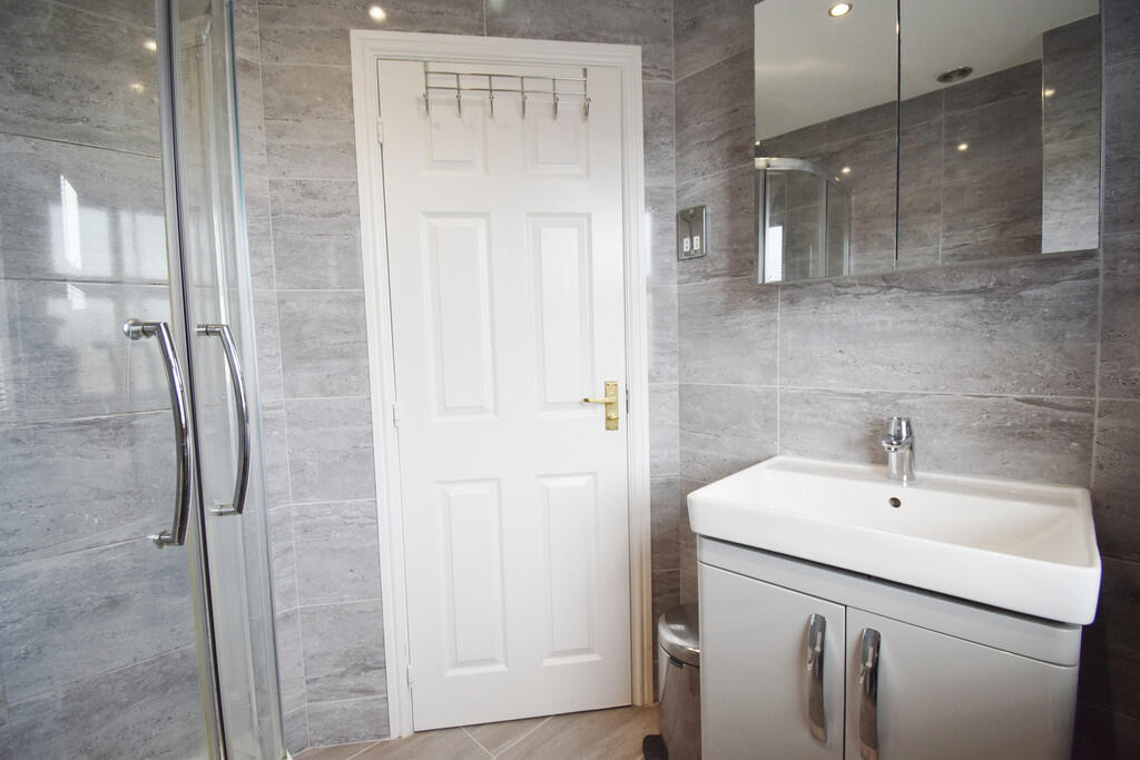 Bathroom 3.2