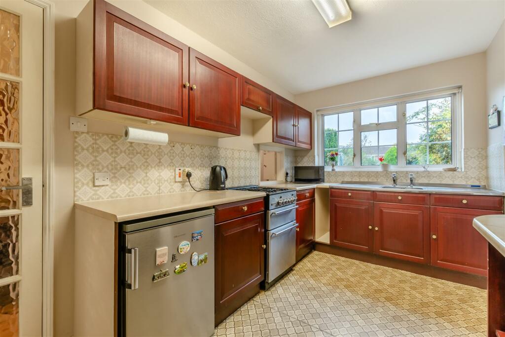 8627178-interior10.jpg