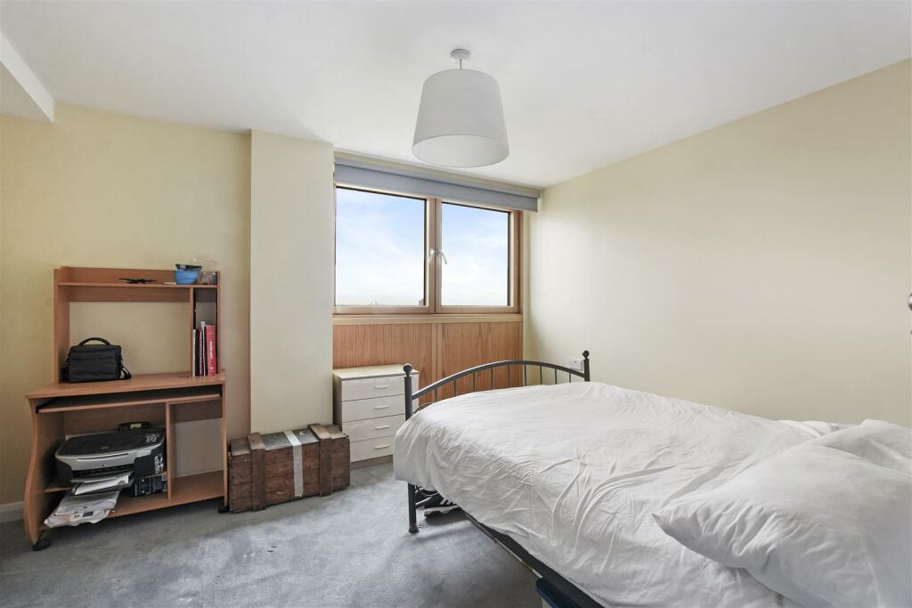 05-2f0bGCWT - 91 Donnington Court -Bedroom 4 -Orig
