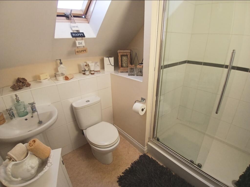 EN SUITE