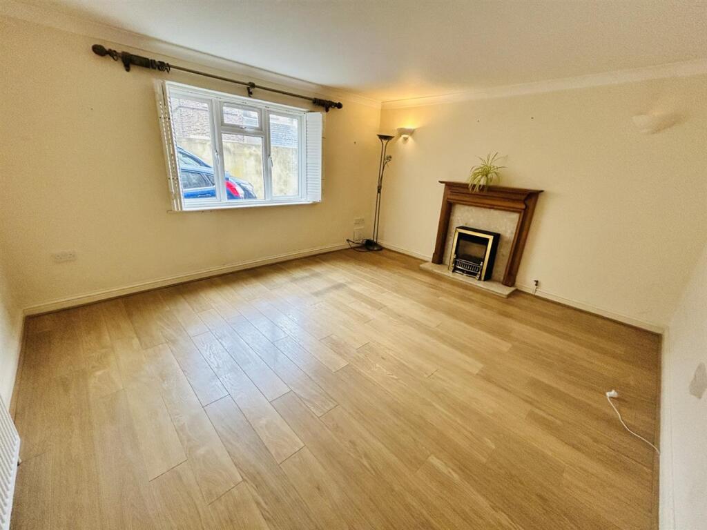 01323 438506