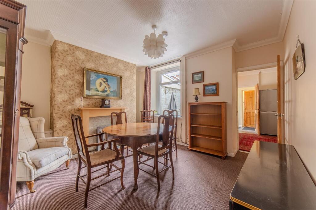 37 Wainfelin Road-10.jpg