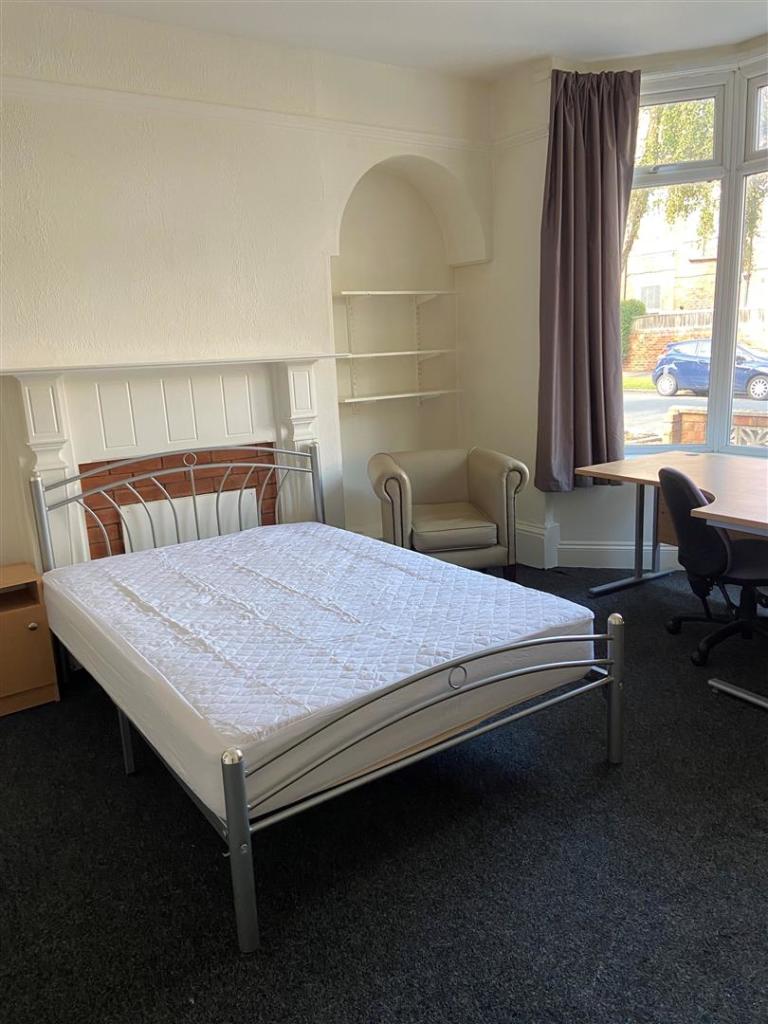 Bedroom 1.1.JPG