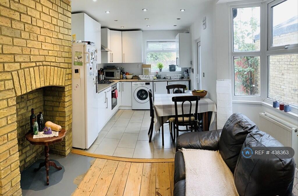 Lovely Living -Dining Space