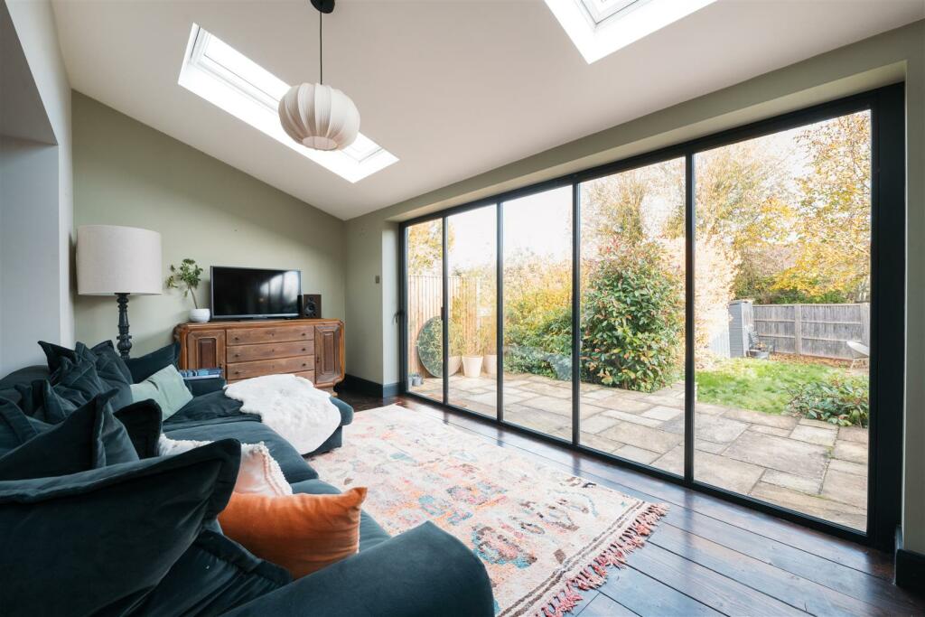 48 Brampton Park Rd, Hitchin-18.jpg
