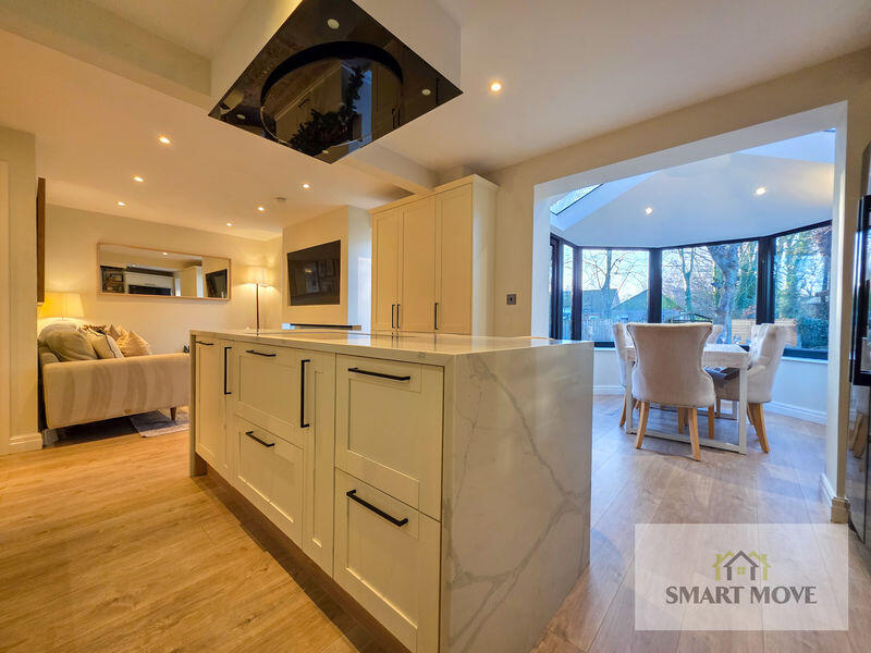 Open Kitchen, Family Room &amp; Garde...