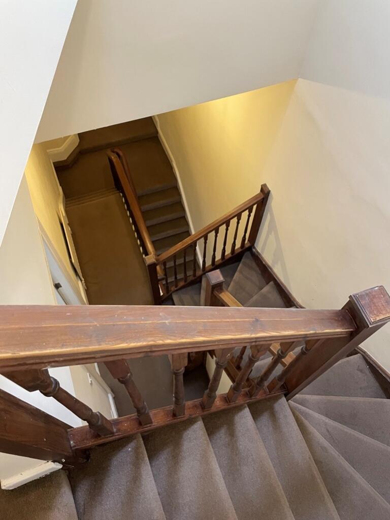 102 Manor House Road05
