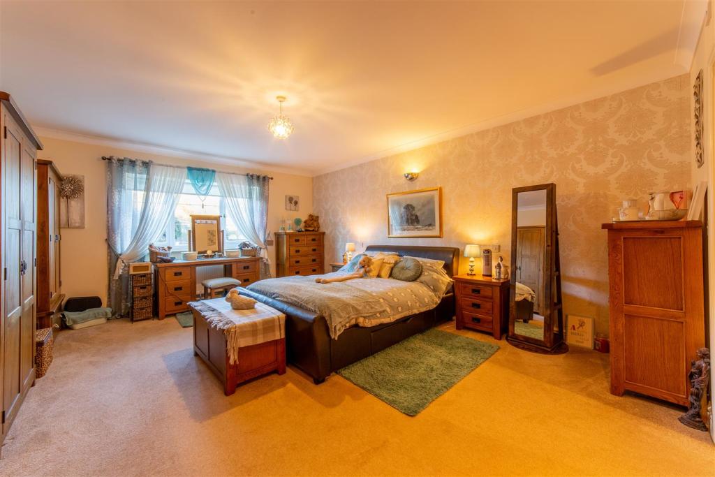 5 Snatchwood Court-11.jpg