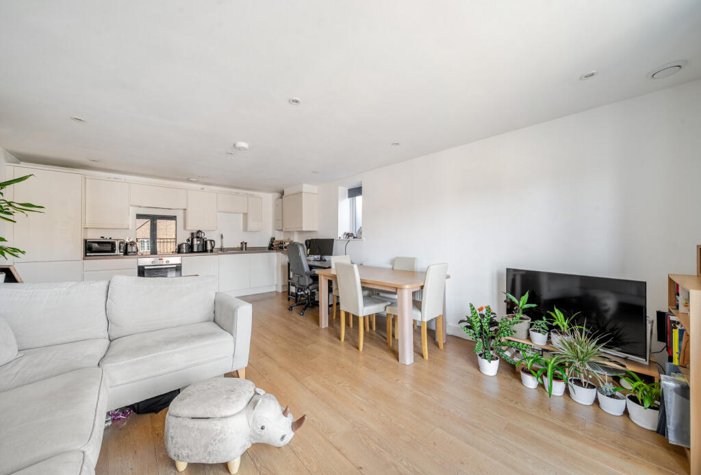 1364990-15-68e7ba...