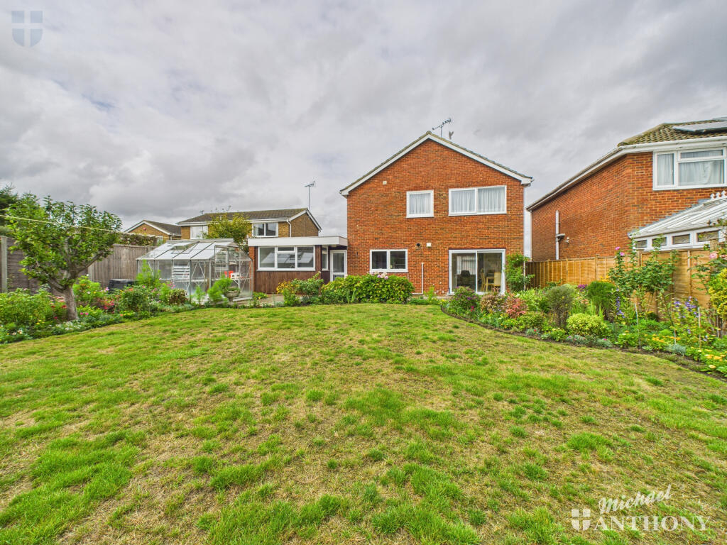 CAM03218G0-PR0758-STILL015