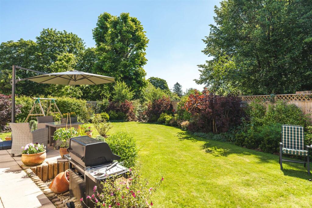 Joyce Frankland Close-22.jpg