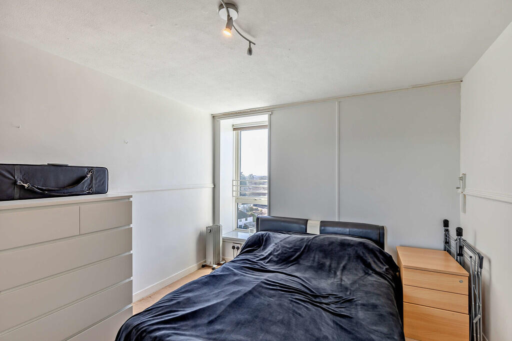 8638174-interior1...