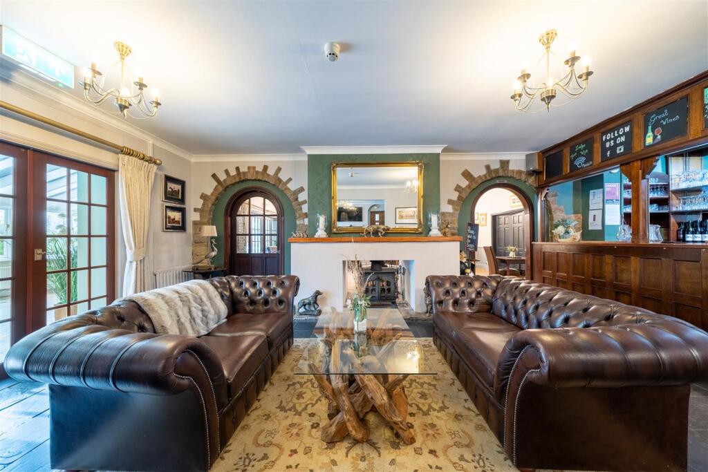 24235 East Ayton Lodge Hotel-011.jpg