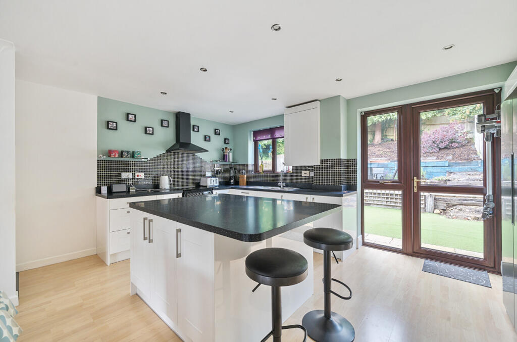 1309562-15-684b11...