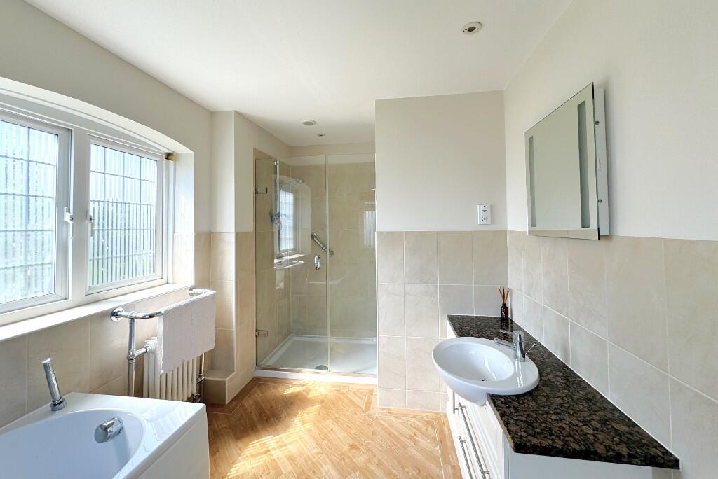 En Suite Bathroom