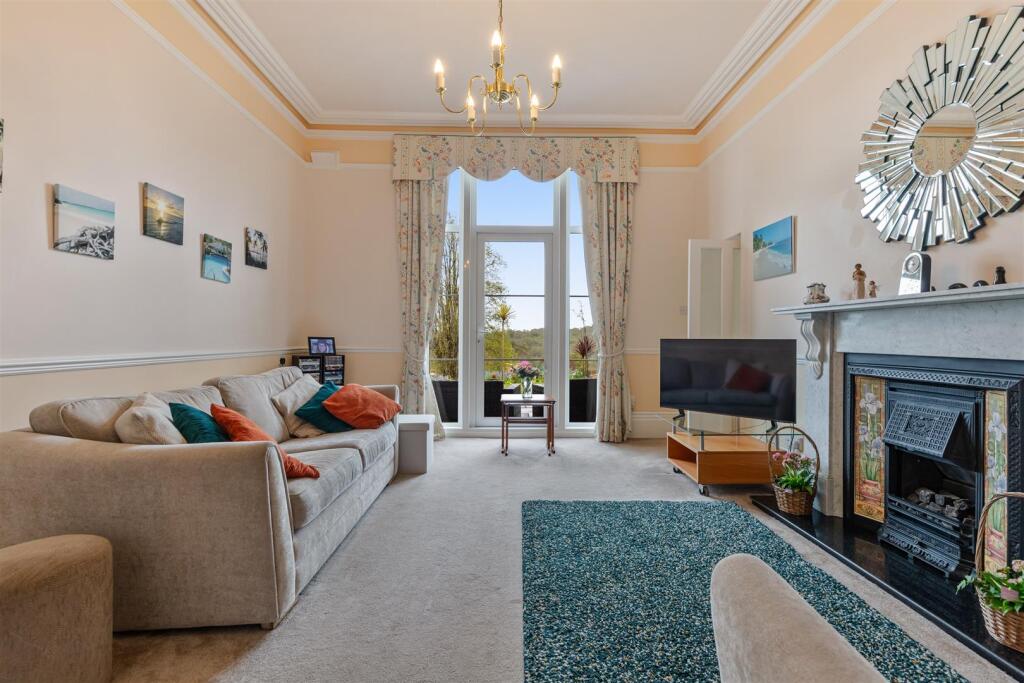 A15 - 26 College Road Newton Abbot - 250422.jpg