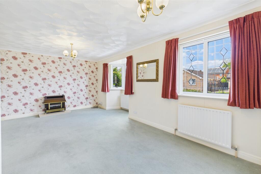 CAM03162G0-PR0270-STILL002