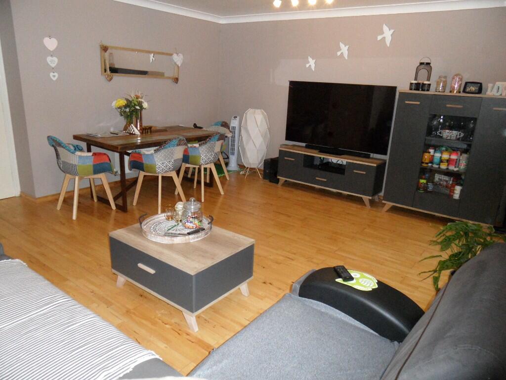 LOUNGE/DINER