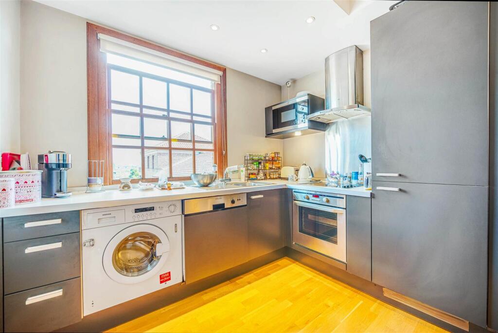 James_Anderson_Putney_L-D501__Gillbert_Scott_Build
