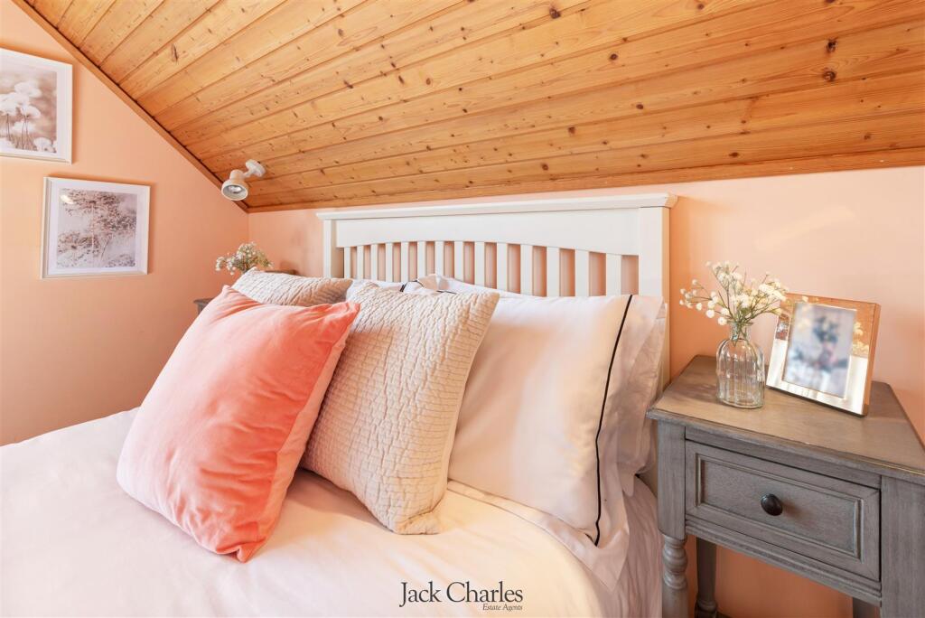 128a Higham lane-4.jpg