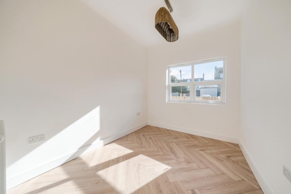 1 2 southwood bed...