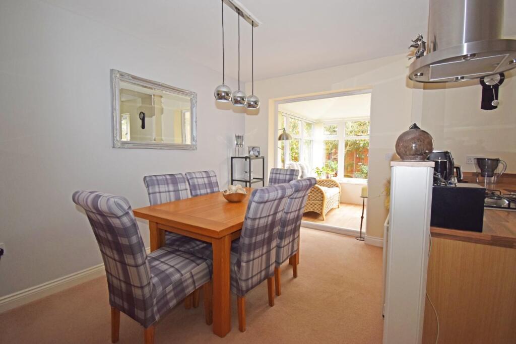 3 Hill Close, kitchen dining a.jpg