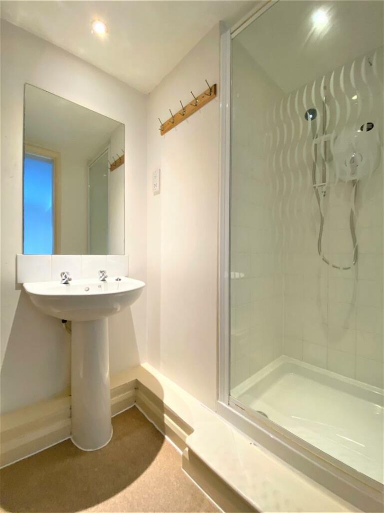 Shower Room 4.jpg