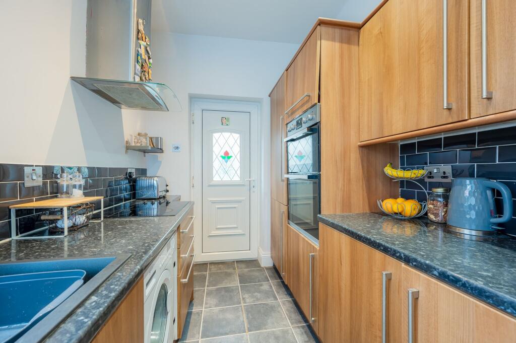 KITCHEN, DINER AND LIVING ROOM