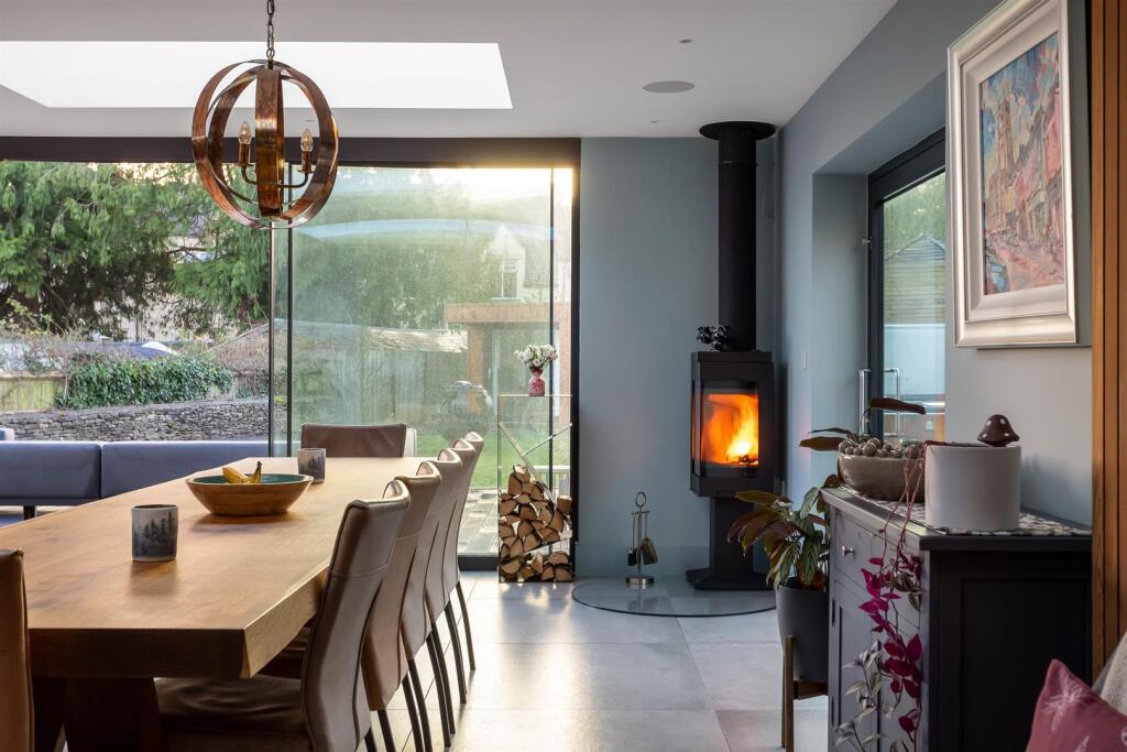 16 - 1 Holm Oaks - GL7 2RQ - Web.jpg