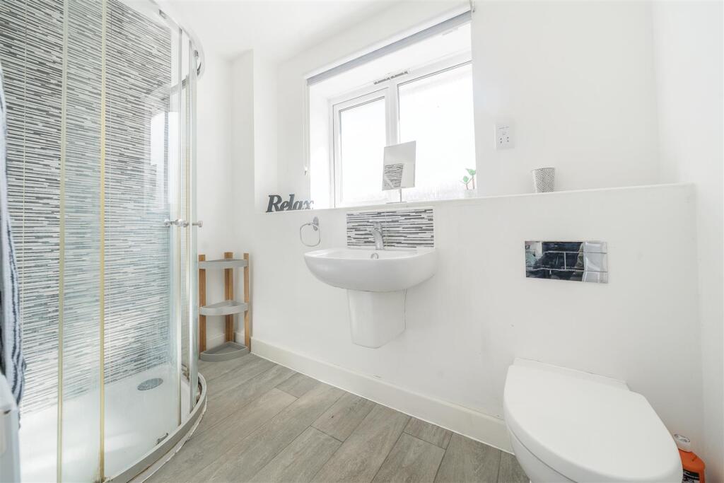 19 Blake Close, Towcester (23).jpg