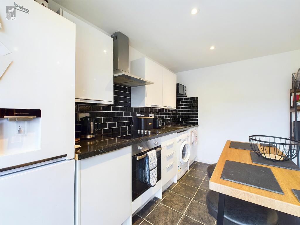 OPEN PLAN LIVING SPACE