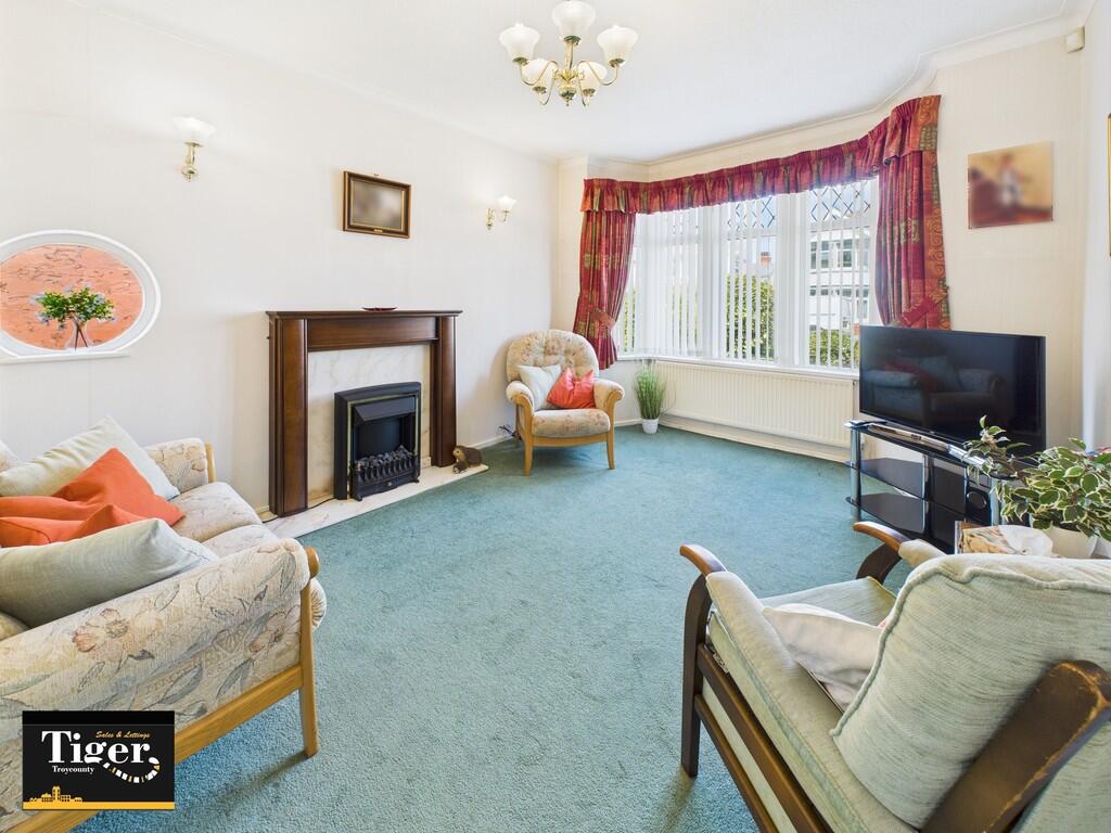 CAM02176G0-PR0596...