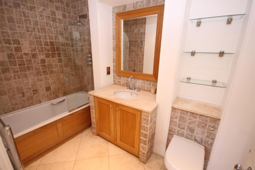 Ensuite